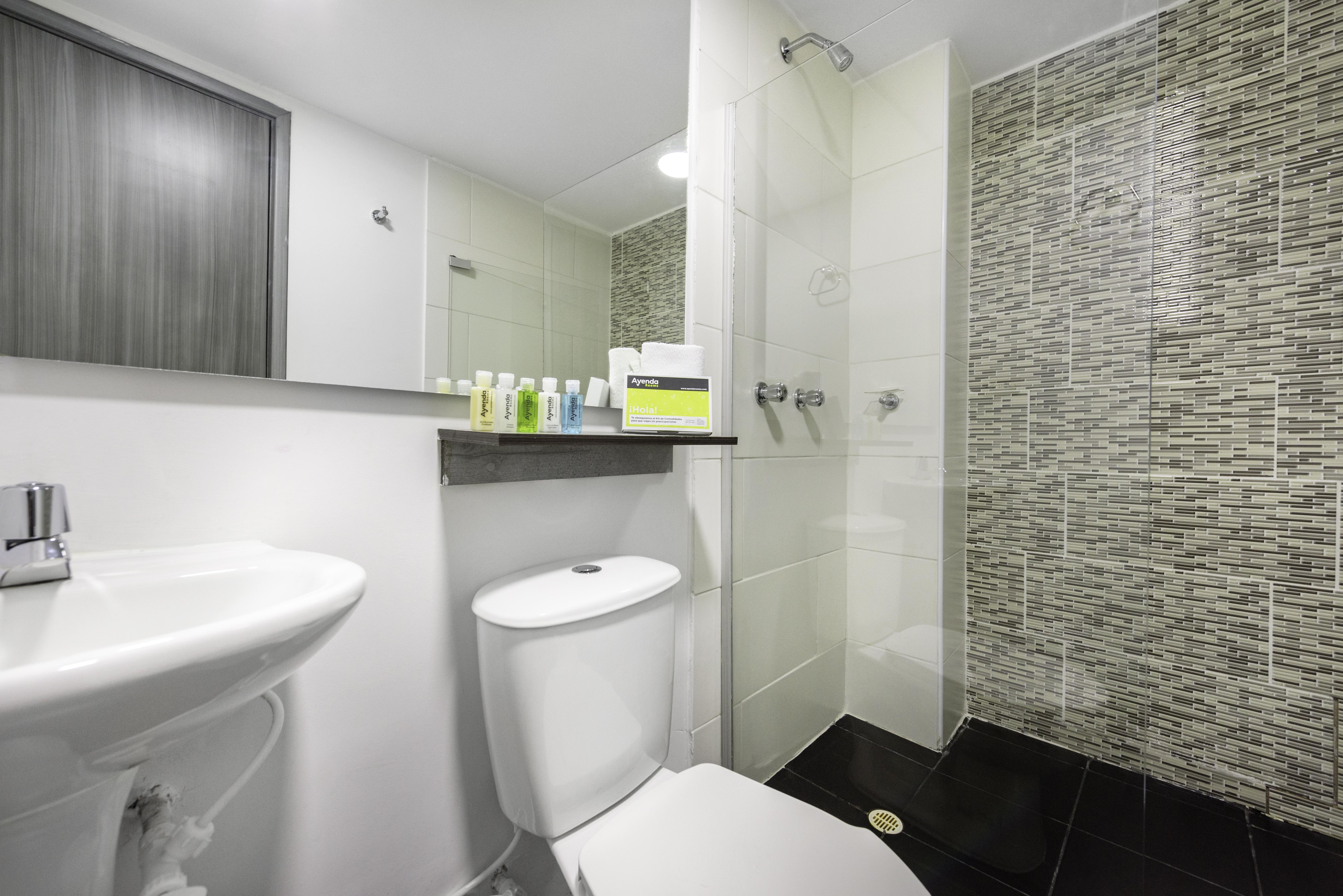 Ayenda 1024 Agora Inn Hotel Богота Екстериор снимка